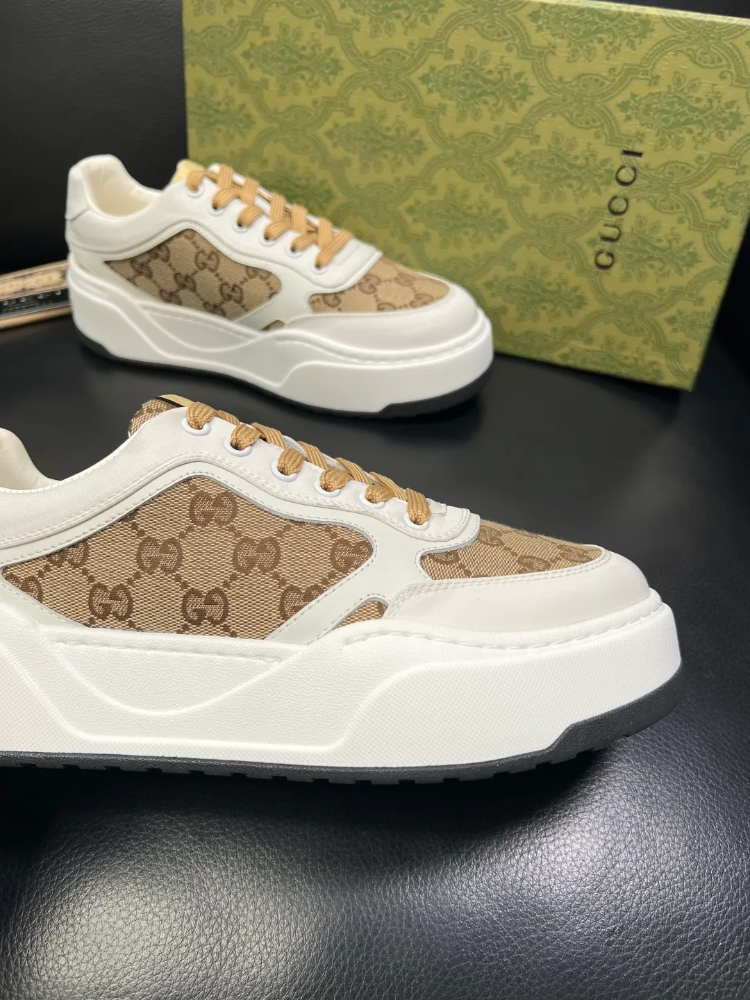 Men's shoes 💰820 Gucci high quality top crafts Gucci counter new original factory configuration, imported cowhide patchwork fabric from Italy, imported cowhide lining, breathable and comfortable, sole: original factory special supply original sole super comfortable, original factory and single goods, welcome to compare, code number 38-44 (customized 45 46)